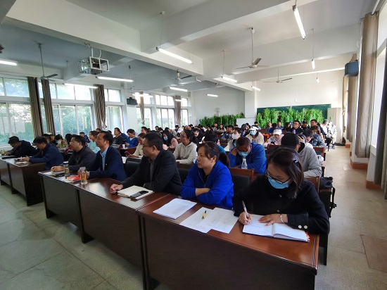 说明: C:\Users\Administrator\Desktop\beat365亚洲版官网举行《习近平谈治国理政》（第四卷）宣讲报告会\beat365亚洲版官网举行《习近平谈治国理政》（第四卷）宣讲报告会\IMG_20221012_140517.jpg