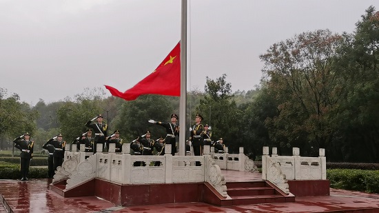 说明: C:\Users\Administrator\Desktop\beat365亚洲版官网举行升国旗仪式\beat365亚洲版官网举行升国旗仪式\06c8a967751fb4da50adaac1e8e2a01.jpg