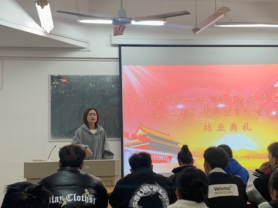 说明: C:\Users\Administrator\Desktop\beat365亚洲版官网第一期“青马工程”培训班圆满结束\beat365亚洲版官网第一期“青马工程”培训班圆满结束\8f10637ca19e176c2d032dfe1090832.jpg