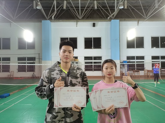 说明: C:\Users\Administrator\Desktop\2021年度beat365亚洲版官网学生羽毛球比赛圆满落幕2021.11.16\2021年度beat365亚洲版官网学生羽毛球比赛圆满落幕2021.11.16\2.jpg