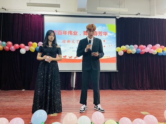 说明: C:\Users\Administrator\Desktop\beat365亚洲版官网举办2021年迎新文艺表演大赛2021.12.15\beat365亚洲版官网举办2021年迎新文艺表演大赛2021.12.15\5.jpg