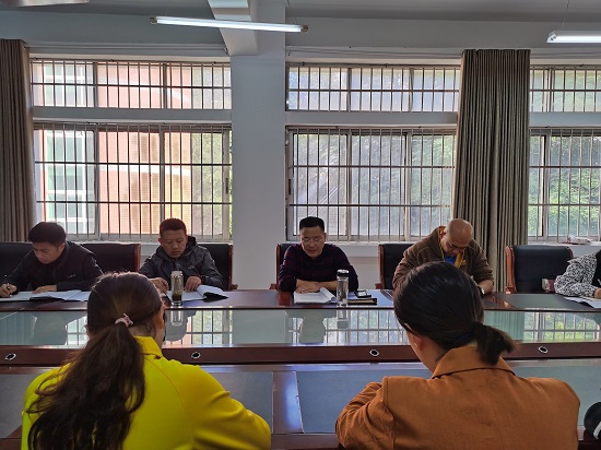 说明: C:\Users\Administrator\Desktop\beat365亚洲版官网召开10月份党委中心组专题学习会\beat365亚洲版官网召开10月份党委中心组专题学习会\IMG_20211012_083149.jpg