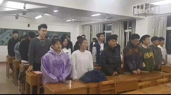 说明: C:\Users\Administrator\Desktop\beat365亚洲版官网组织师生传唱主题歌曲《领航》2022.1.4\beat365亚洲版官网组织师生传唱主题歌曲《领航》2022.1.4\1.jpg