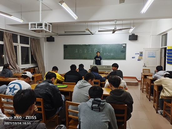 说明: C:\Users\Administrator\Desktop\beat365亚洲版官网开展消防安全教育主题班会2021.11.16\beat365亚洲版官网开展消防安全教育主题班会2021.11.16\2.jpg