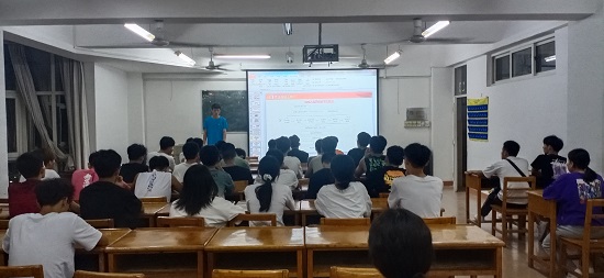 说明: C:\Users\Administrator\Desktop\beat365亚洲版官网开展新生班级入党知识宣讲活动2021.9.17\beat365亚洲版官网开展新生班级入党知识宣讲活动2021.9.17\3.jpg