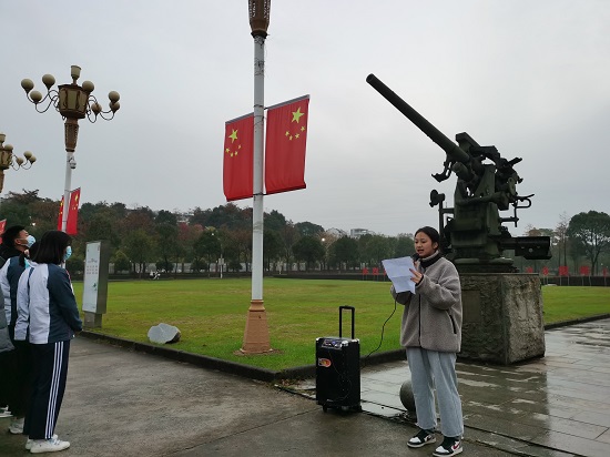 说明: C:\Users\Administrator\Desktop\beat365亚洲版官网举行升国旗仪式\beat365亚洲版官网举行升国旗仪式\88967b43793bb17e5502c63e7068589.jpg