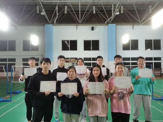 说明: C:\Users\Administrator\Desktop\2021年度beat365亚洲版官网学生羽毛球比赛圆满落幕2021.11.16\2021年度beat365亚洲版官网学生羽毛球比赛圆满落幕2021.11.16\1.jpg